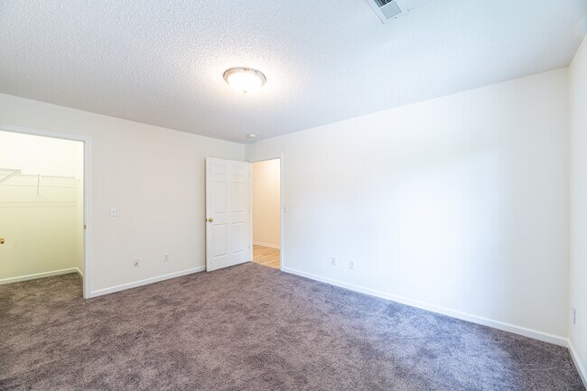 Building Photo - 906 Mercer Dr