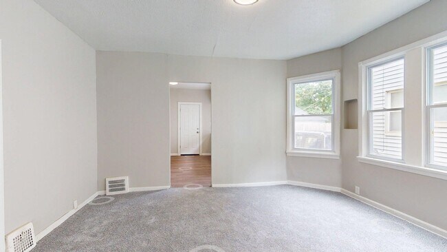 Building Photo - 3200 W 94th St