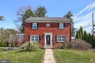 Building Photo - 3105 Hoffman St