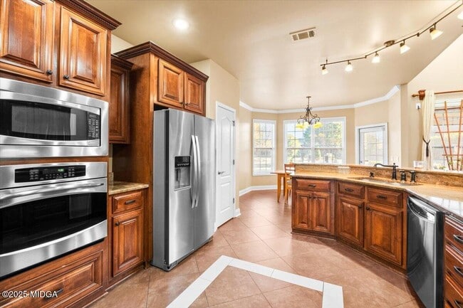 Building Photo - 204 Cashmere Ct