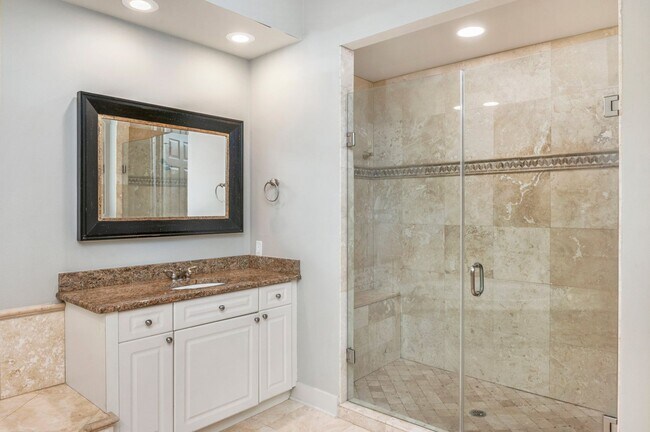 Building Photo - Gorgeous Regatta Bay 3 Bedroom Townhouse!