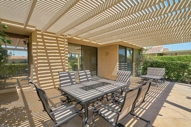 Building Photo - 39810 Bedford Dr