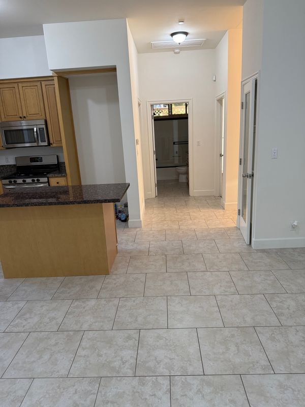 Building Photo - 4420 Matilija Ave