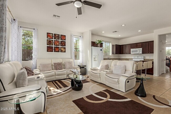 Building Photo - 11849 N 147th Dr