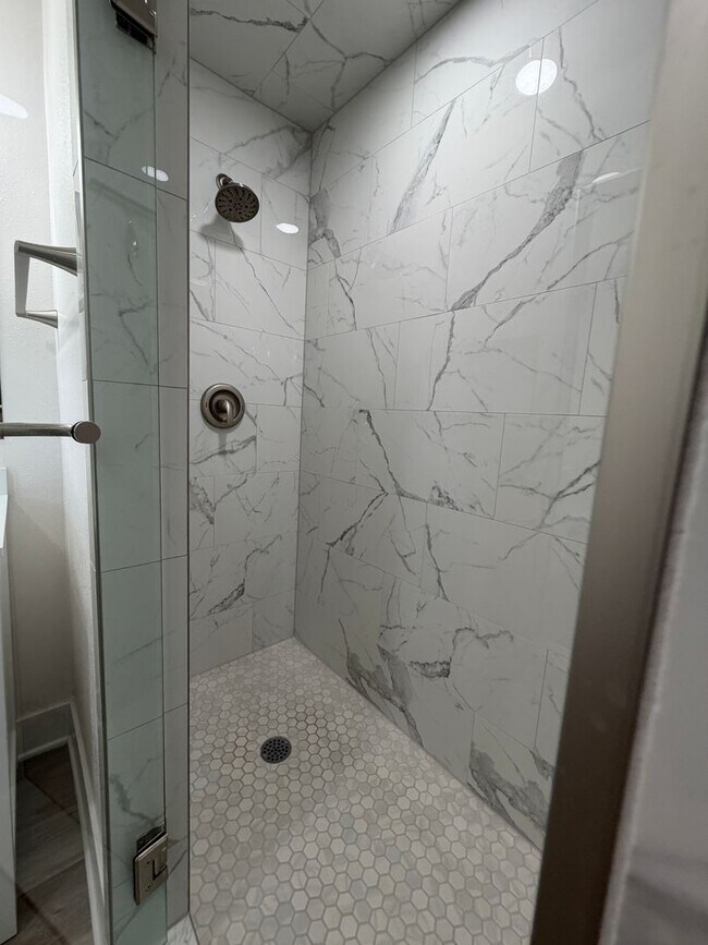 Building Photo - Beautifully Remodeled 3-Bedroom Home with Large Backyard, RV Parking & Modern Finishes in Santaqu...