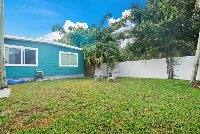Building Photo - Spacious Gulfport Gem with Large Private Backyard and Plenty of Driveway Space