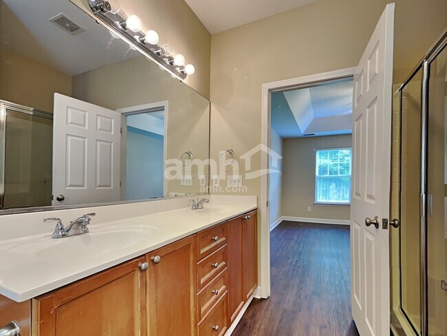 Building Photo - 3048 Argyll Dr