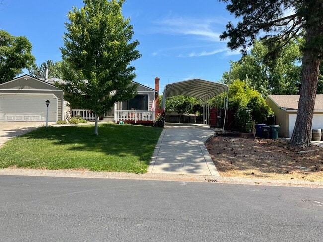 Building Photo - Charming & Unique Fair Oaks Home with Deta...