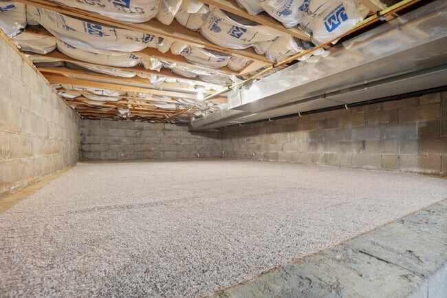 Building Photo - 5998 Blaverly Dr