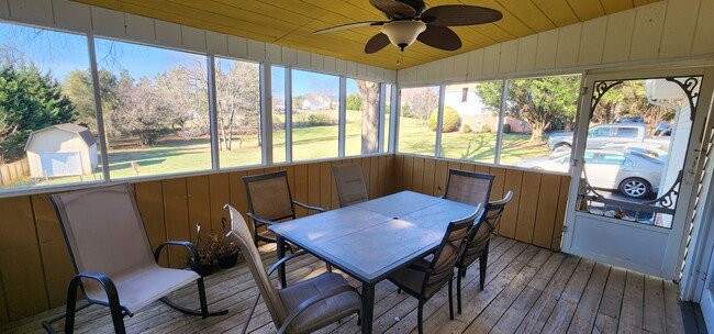 Building Photo - 4212 Misty Ridge Dr