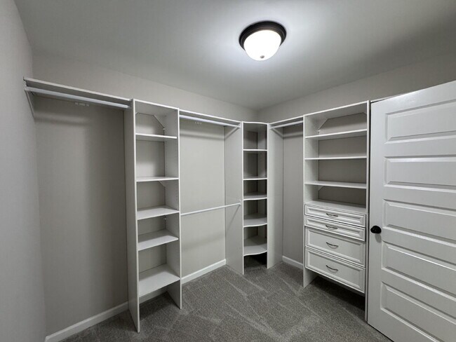 Building Photo - Move-In Ready 5-Bedroom Retreat in Whisper...