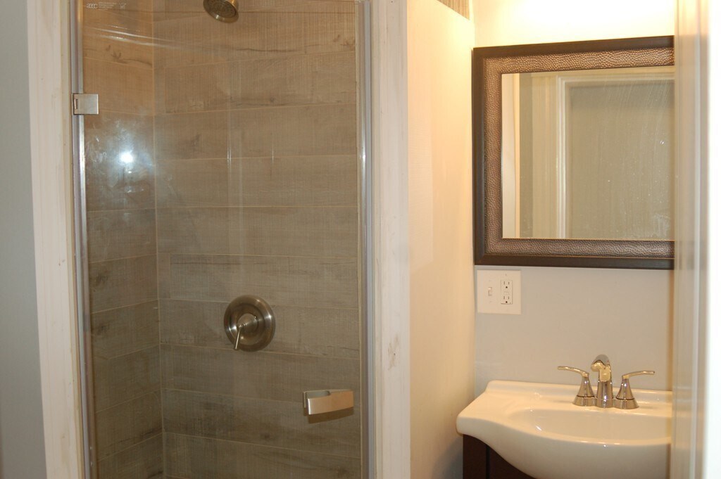 Building Photo - 330 Western Ave