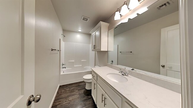 Building Photo - 443 Summit Ridge Dr