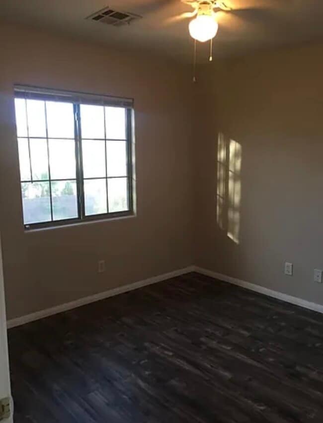 Building Photo - 3221 Green Ice Ave