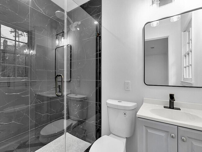 Building Photo - 1253 Dunwoody Ln NE