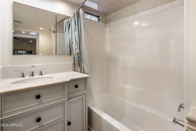 Building Photo - 2311 N Gayridge Rd