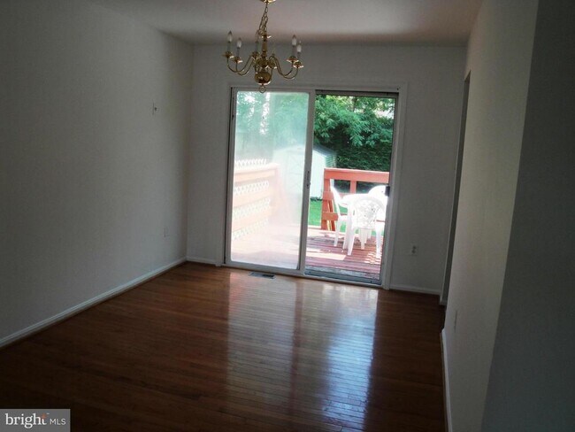 2917 Chain Bridge Rd - 2917 Chain Bridge Rd Oakton VA 22124 | Apartment ...