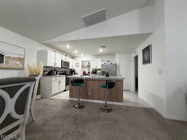 Building Photo - 926 NE 33rd St