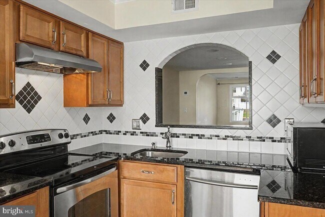 Building Photo - 2282 Suzann Dr