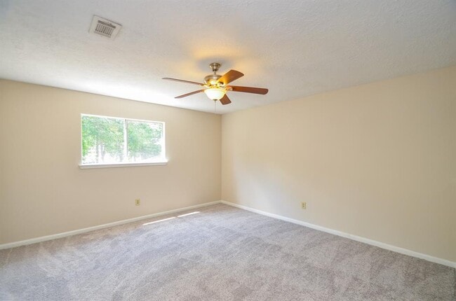Building Photo - 12023 Sleepy Pines Dr