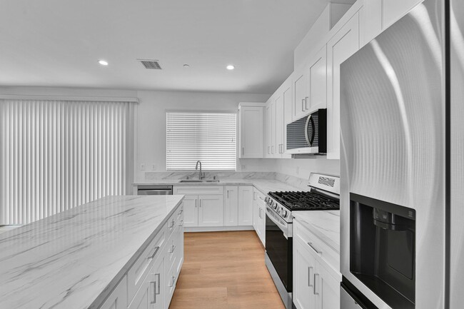Building Photo - Modern Brand new 5-Bedroom Home for Lease ...