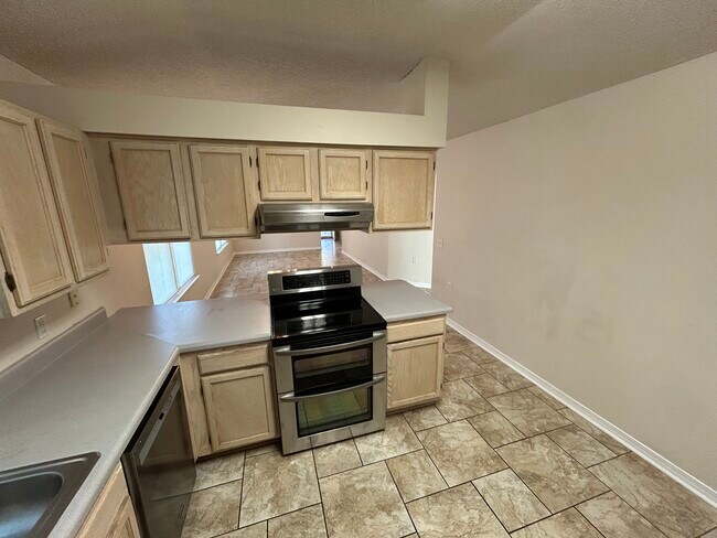 Kitchen - 1311 Jasper St