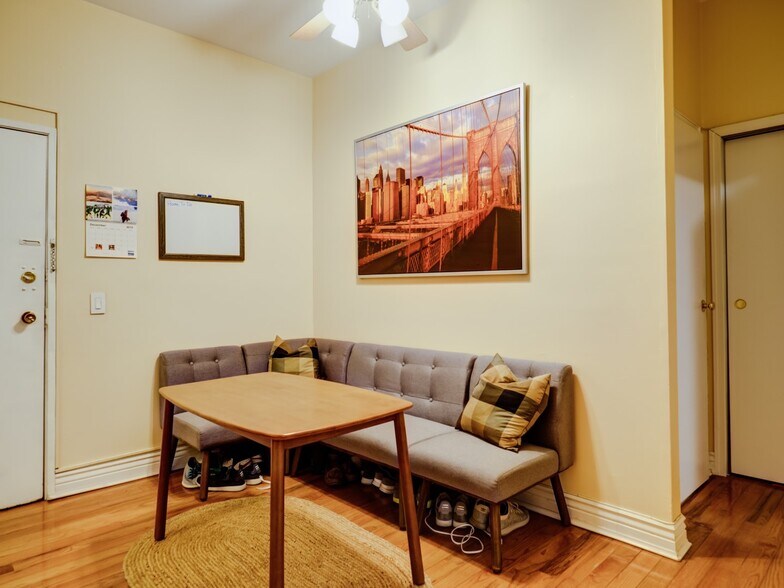 Building Photo - 264 9th St