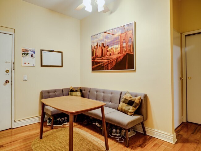 Building Photo - 264 9th St