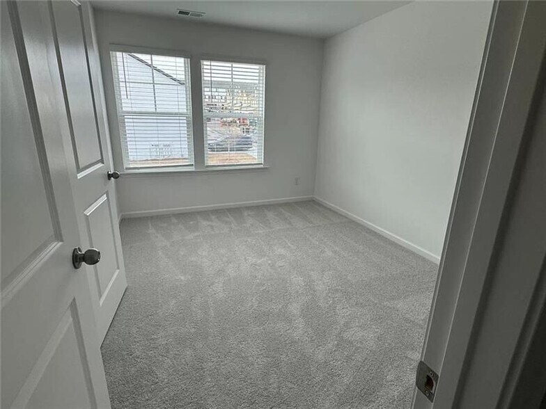 Building Photo - 100 Mission Blvd