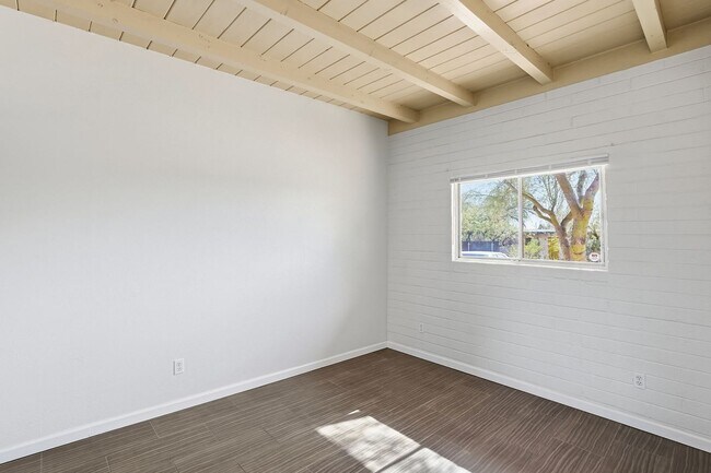 Building Photo - 610-616 E Drachman St