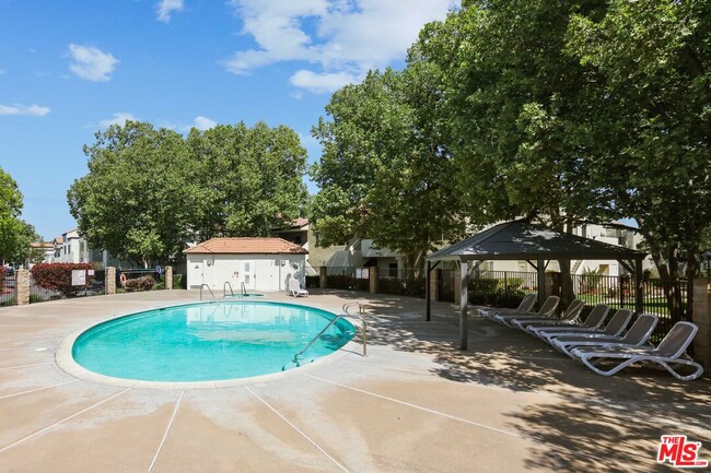 Building Photo - 24474 Valle Del Oro