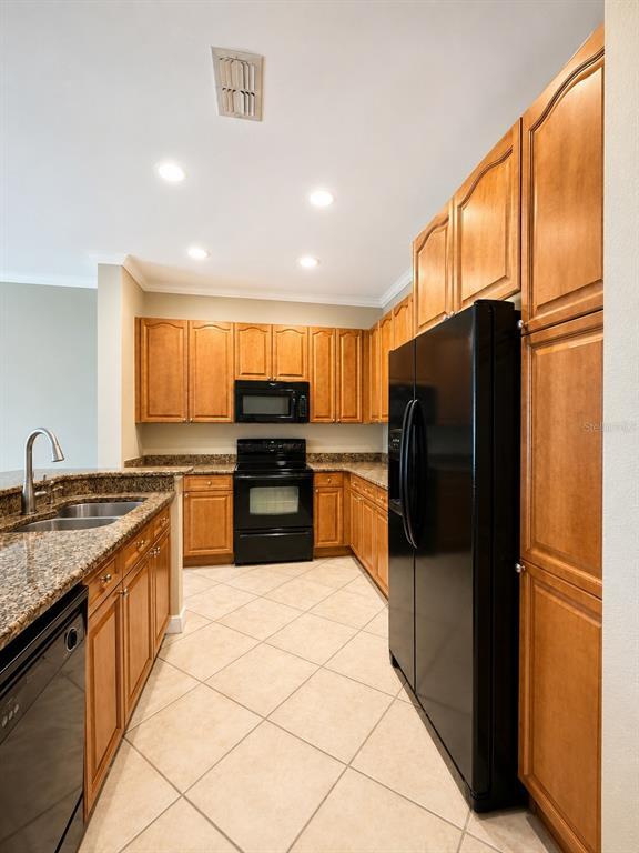 Building Photo - 351 Vanguard Point