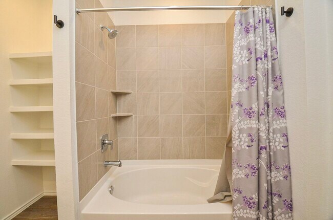 Building Photo - 5427 Magnolia Heath Ln