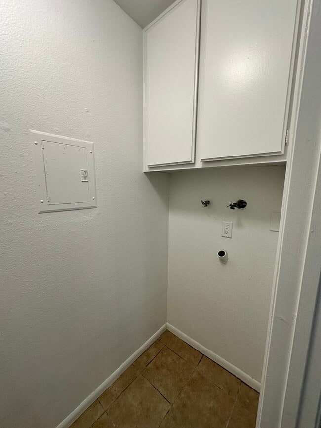 Building Photo - # B - BUILDING ON NORTH CANAL STREET