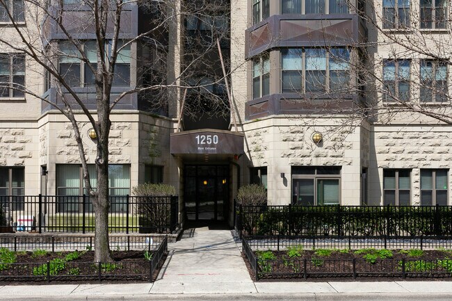 Building Photo - 1250 S Indiana Ave