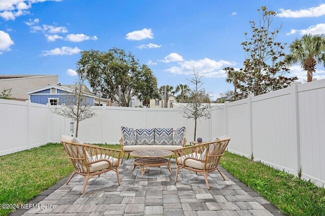 Building Photo - 803 7th Ave S