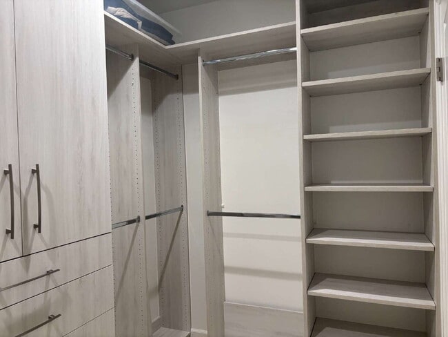Building Photo - Stylish 2-Bedroom Oasis Domani, Residents ...