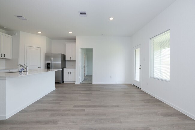 Building Photo - 40618 Balsam Run Ln
