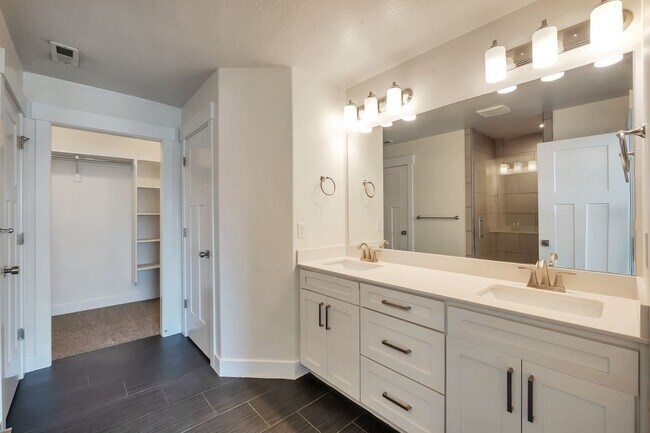 Building Photo - Modern Row End Townhome w 2 car attached g...