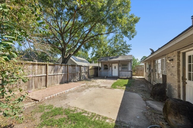 Building Photo - 19822 Winding Branch Dr