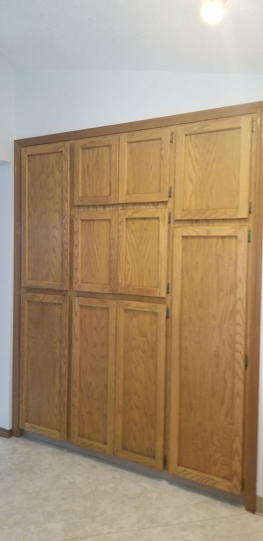 Building Photo - 3 BEDROOM CLOSE TO TIGARD HIGH SCHOOL