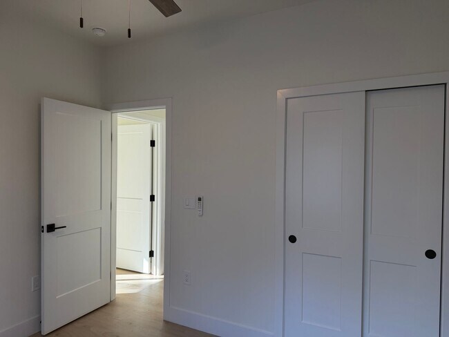 Building Photo - New 600 Sqft. 2 Bedroom 1 Bath Condo in Downtown Sacramento