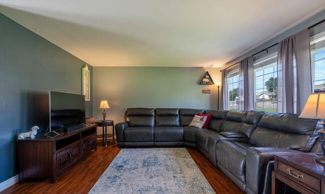 Building Photo - 3204 Butterfield Rd