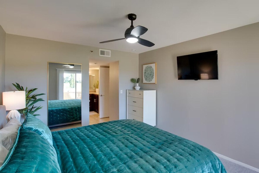 Building Photo - 7910 E Thomas Rd