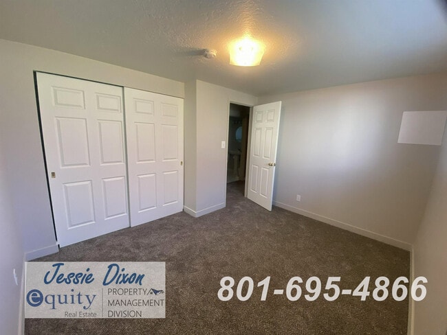 Building Photo - 5136 1250 W