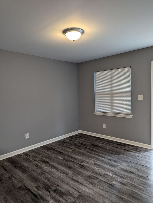 Interior Photo - American Ave NE