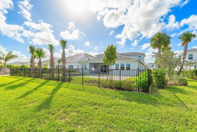 Building Photo - 9237 Crestview Cir
