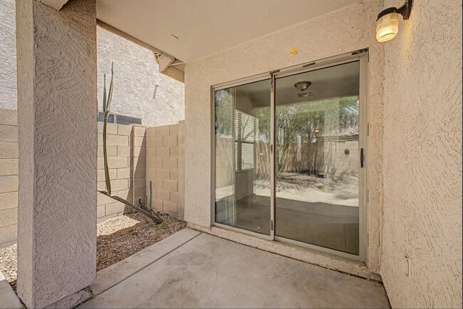 Building Photo - 1112 S Bogle Ct