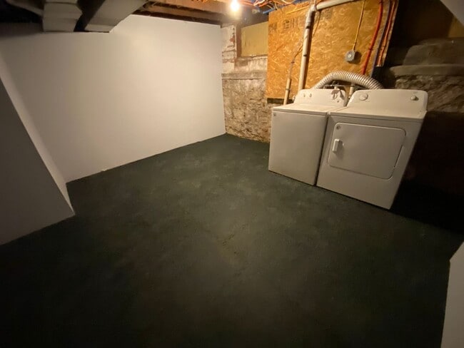 Building Photo - 36 Bright St