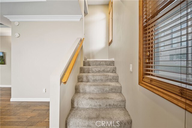 Building Photo - 216 N Buena Vista St